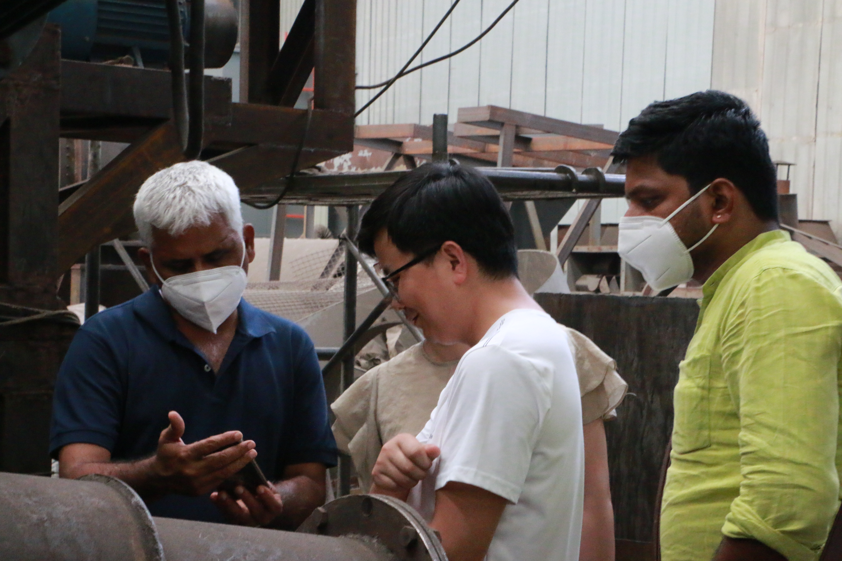 分享印尼客户椰壳午夜成人在线观看的实地考察