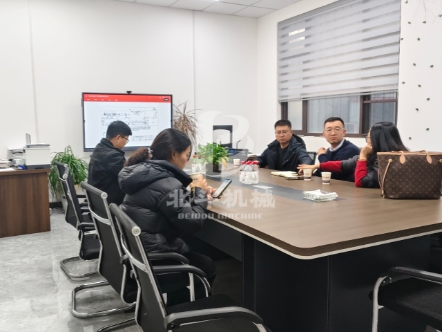 午夜成人在线观看业务再迎新机,与客户面对面沟通